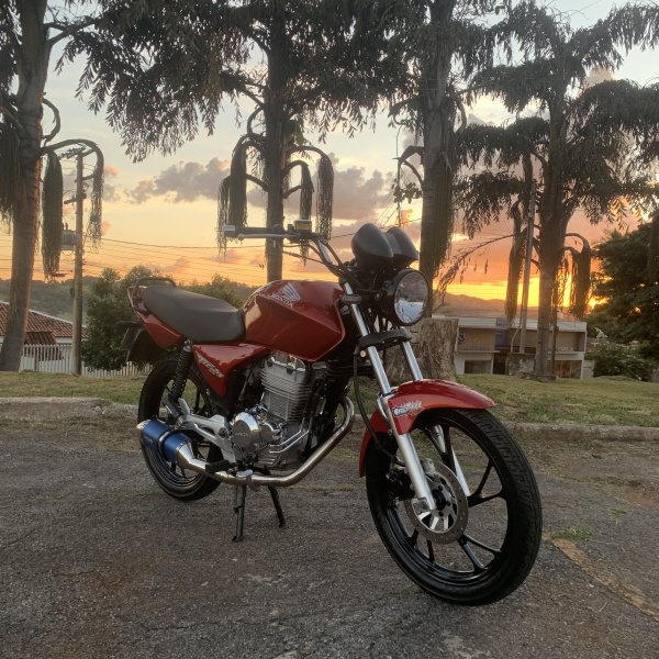 Titan 250cc ou R$8.000 no PIX