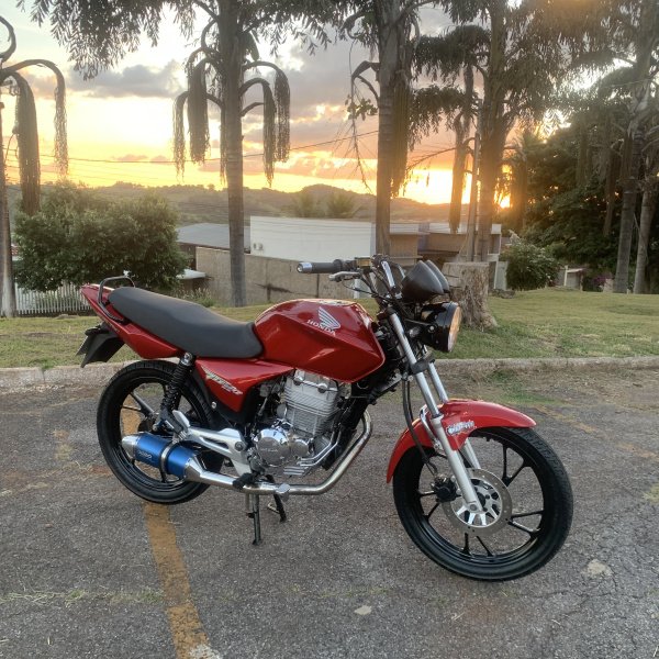 Titan 250cc ou R$8.000 no PIX